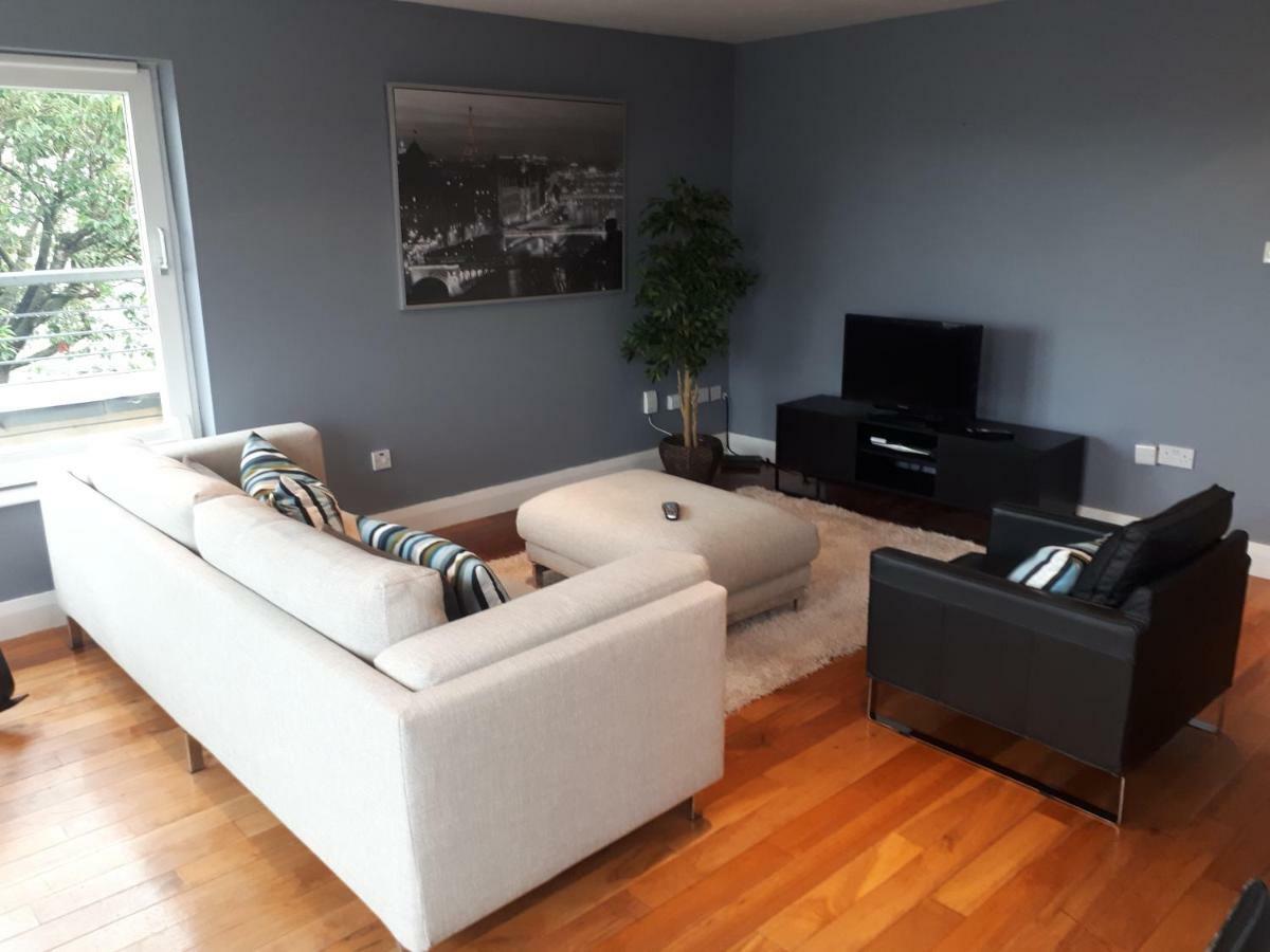 Luxurious Penthouse Apartment 1 , City Centre Килкени Екстериор снимка
