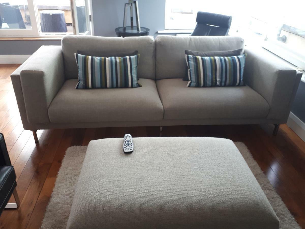 Luxurious Penthouse Apartment 1 , City Centre Килкени Екстериор снимка