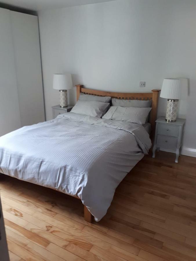 Luxurious Penthouse Apartment 1 , City Centre Килкени Екстериор снимка