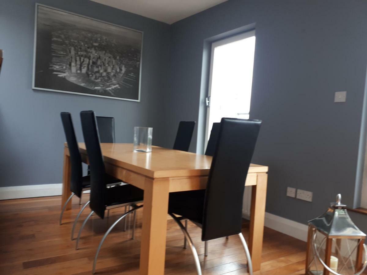 Luxurious Penthouse Apartment 1 , City Centre Килкени Екстериор снимка